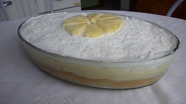 Bolo de Abacaxi na Travessa