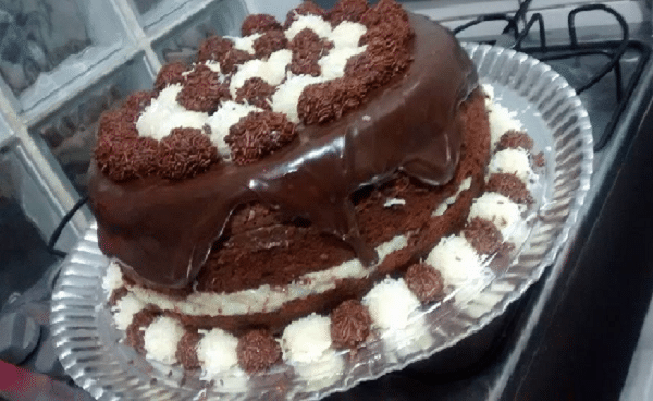 Naked Cake Prestígio