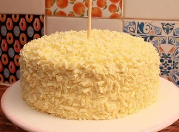 Bolo de Leite Ninho com Chocolate Branco