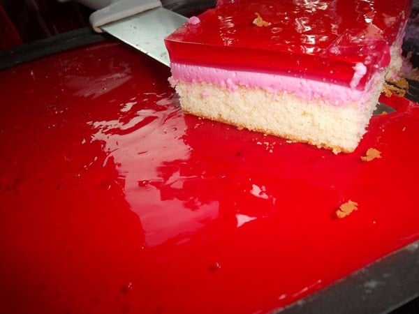 Bolo com Mousse e Gelatina