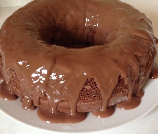 Bolo de Chocolate de Liquidificador (Sem Ovos)