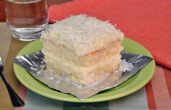 Bolo Molhadinho de Coco