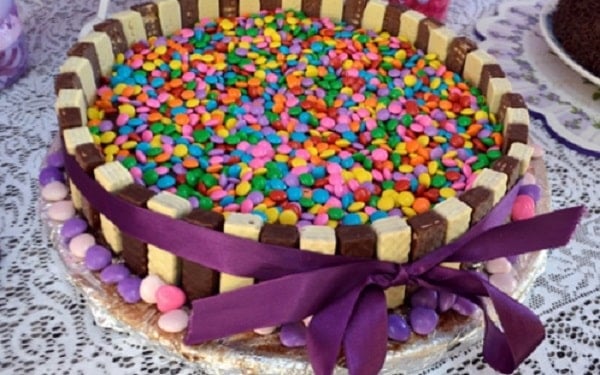 Torta de Bis com M&M´s