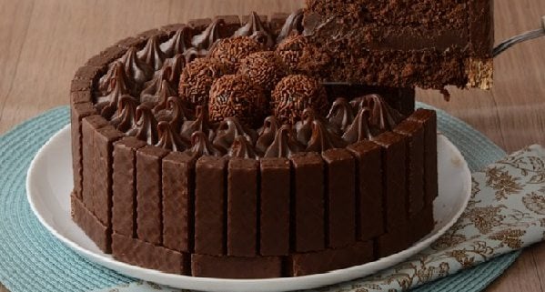 Bolo Brigadeiro Confeitado