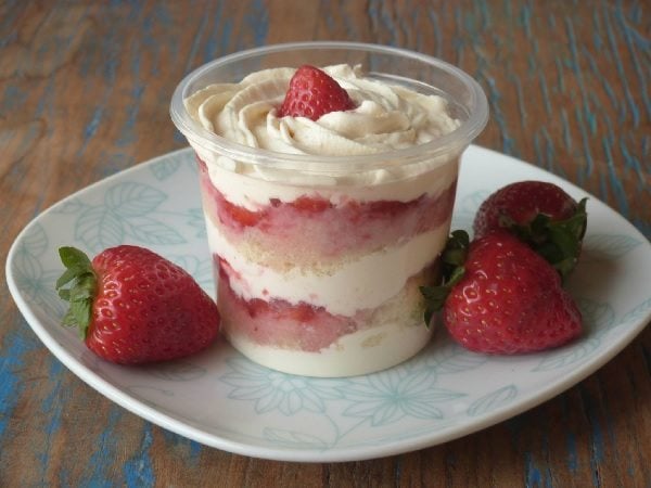 Bolo de Pote de Leite Ninho com Morango