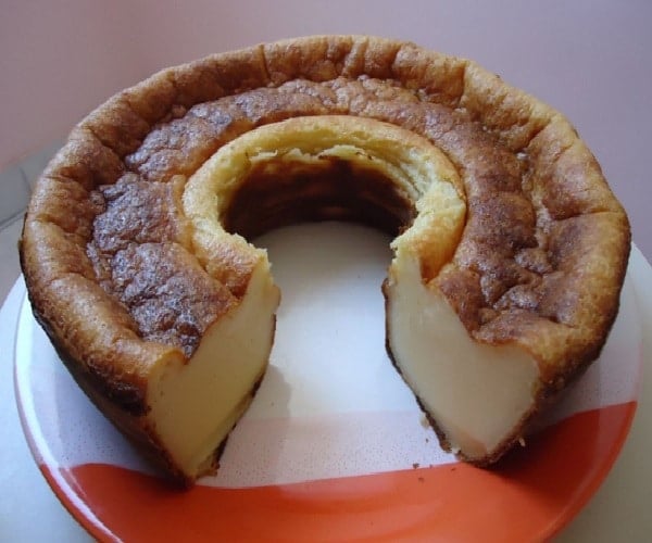 Bolo Mole de Leite Condensado (Bolo Baeta)