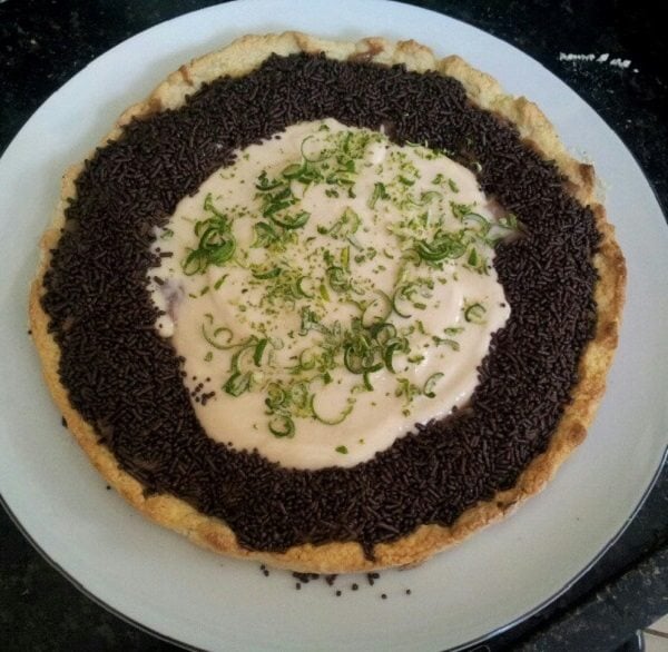 Torta de Limão com Cobertura de Chocolate