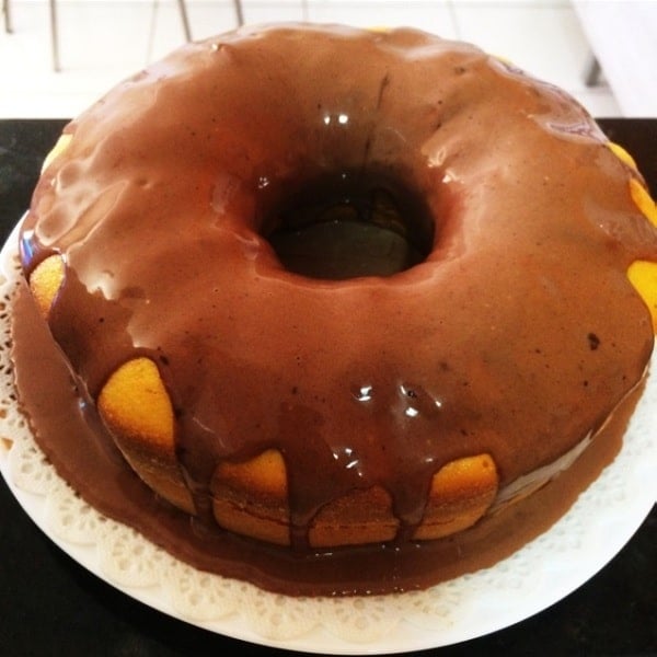 Bolo de Cenoura Fofinho com Calda de Chocolate
