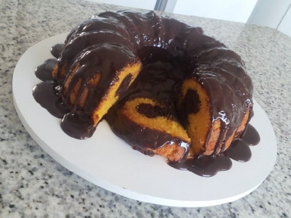 Bolo de Cenoura Mesclado com Cobertura