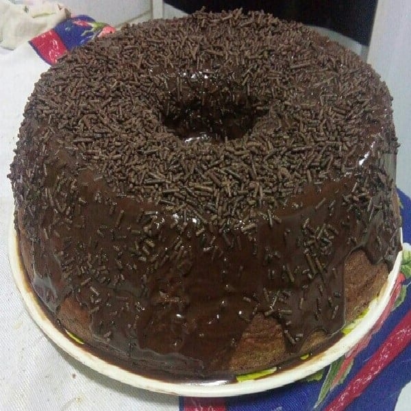 Bolo de Chocolate com Cobertura