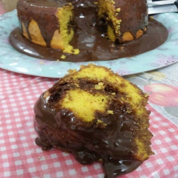 Bolo de Cenoura com Laranja e Chocolate