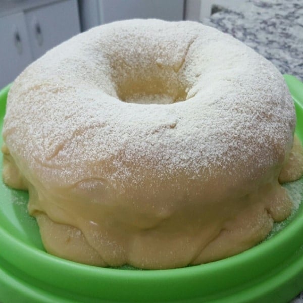Bolo de Chocolate com Cobertura de Leite Ninho