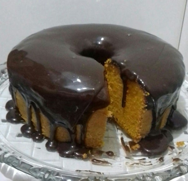 Bolo de Cenoura Cozida com Cobertura de Chocolate