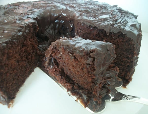 Bolo de Chocolate com Cobertura