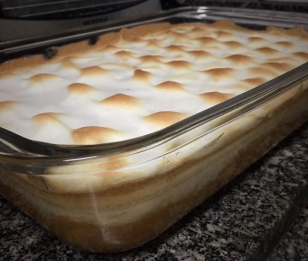Torta de Banana com Suspiro