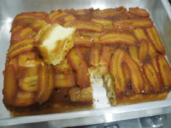 Bolo de Banana Caramelizada com Canela