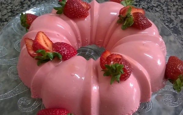 Pudim de Morango com Gelatina