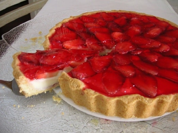 Torta de Morango com Poucos Ingredientes