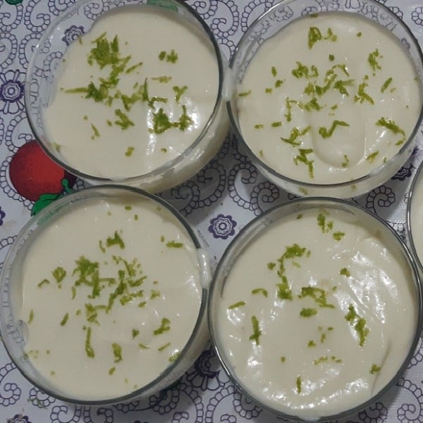 Mousse Fácil com Gelatina e Leite Condensado