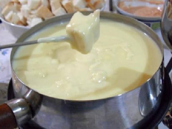 Fondue de Queijo Caseiro