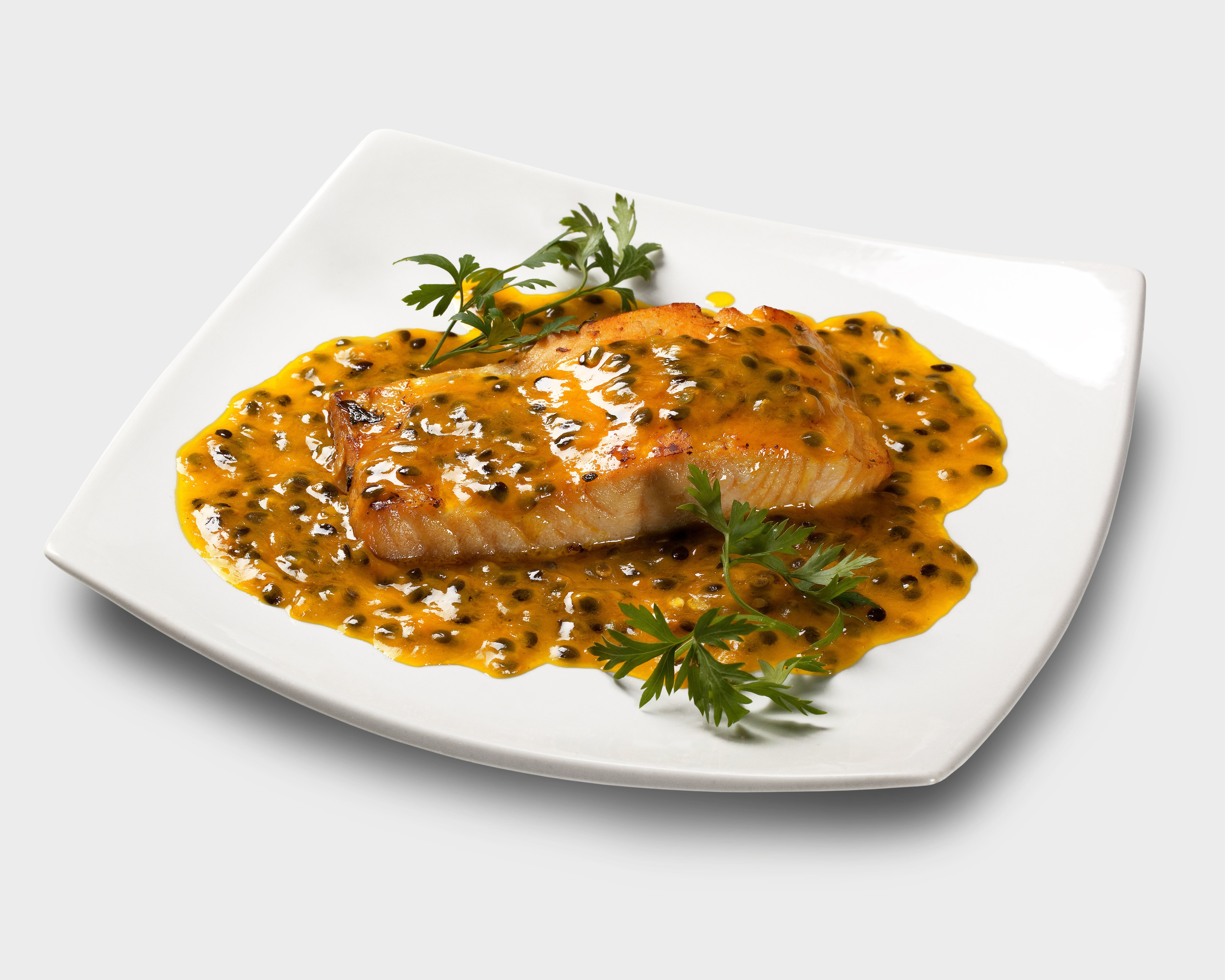 Salmão com Molho de Maracujá: um prato de restaurante na sua casa. Confira a receita!