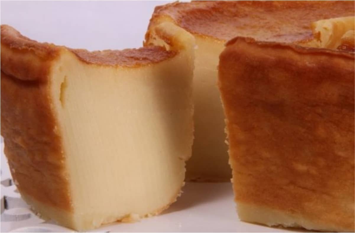Bolo mole simples e delicioso, com ingredientes que todo mundo tem em casa