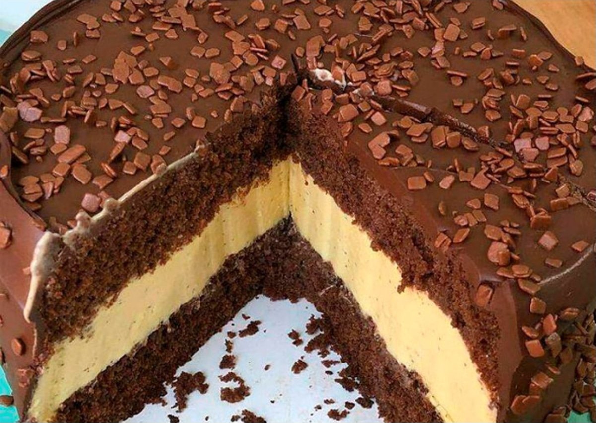 Bolo mousse de maracujá delicioso, fácil de fazer e perfeito para a sua festinha