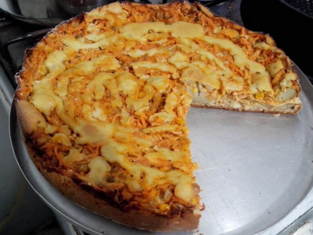 Torta de frango de mãe com massa fácil de liquidificador não tem como errar