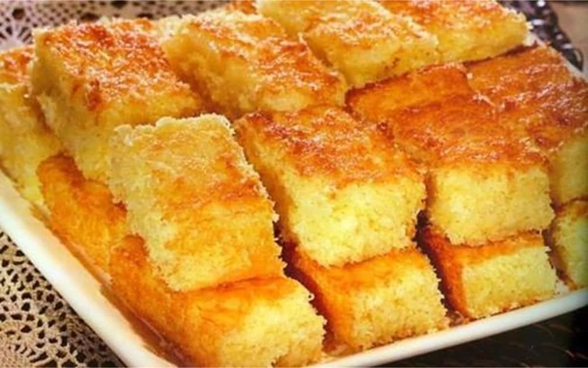 Bolo de macaxeira com coco muito fácil de fazer não precisa nem de liquidificador