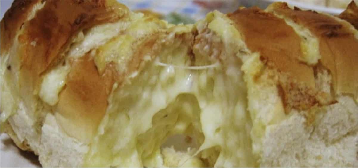 Pão de alho caseiro recheado feito com pão francês nunca mais comprei no mercado
