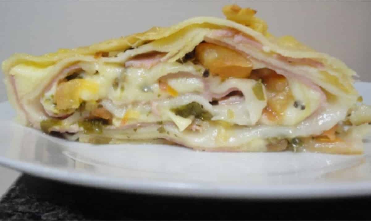 Sanduíche com massa de pastel delicioso, econômico e muito fácil de preparar