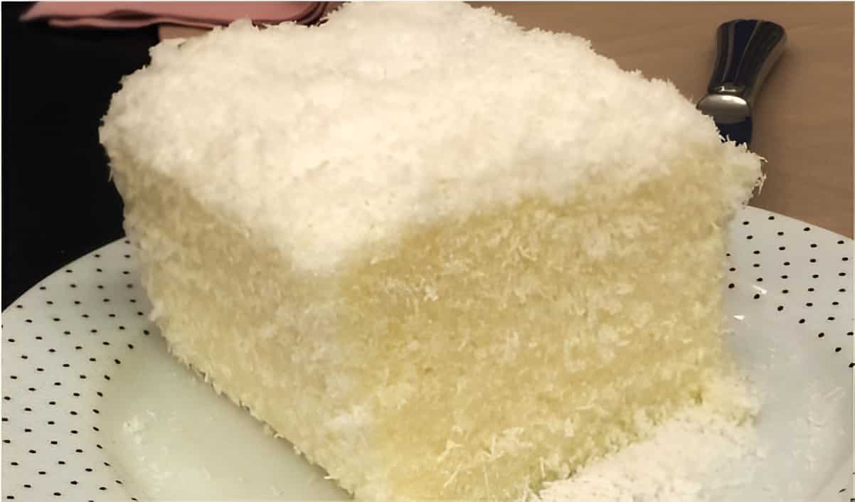 Bolo de tapioca que não precisa ir ao forno e fácil de fazer é só misturar os ingredientes