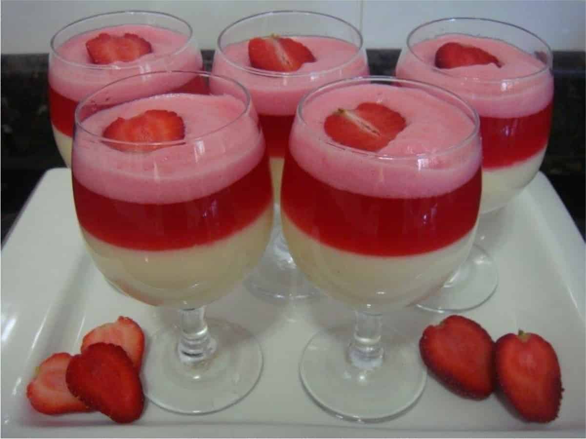 Creme chinês uma sobremesa prática de gelatina com frutas que é muito fácil de ser feita