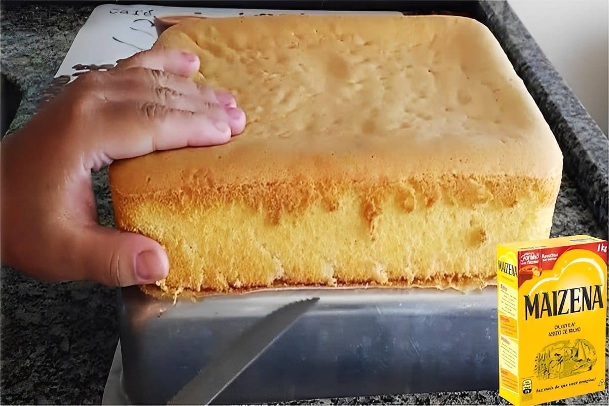 Pão de ló com maisena que usa apenas 3 ingredientes e combina com qualquer bolo