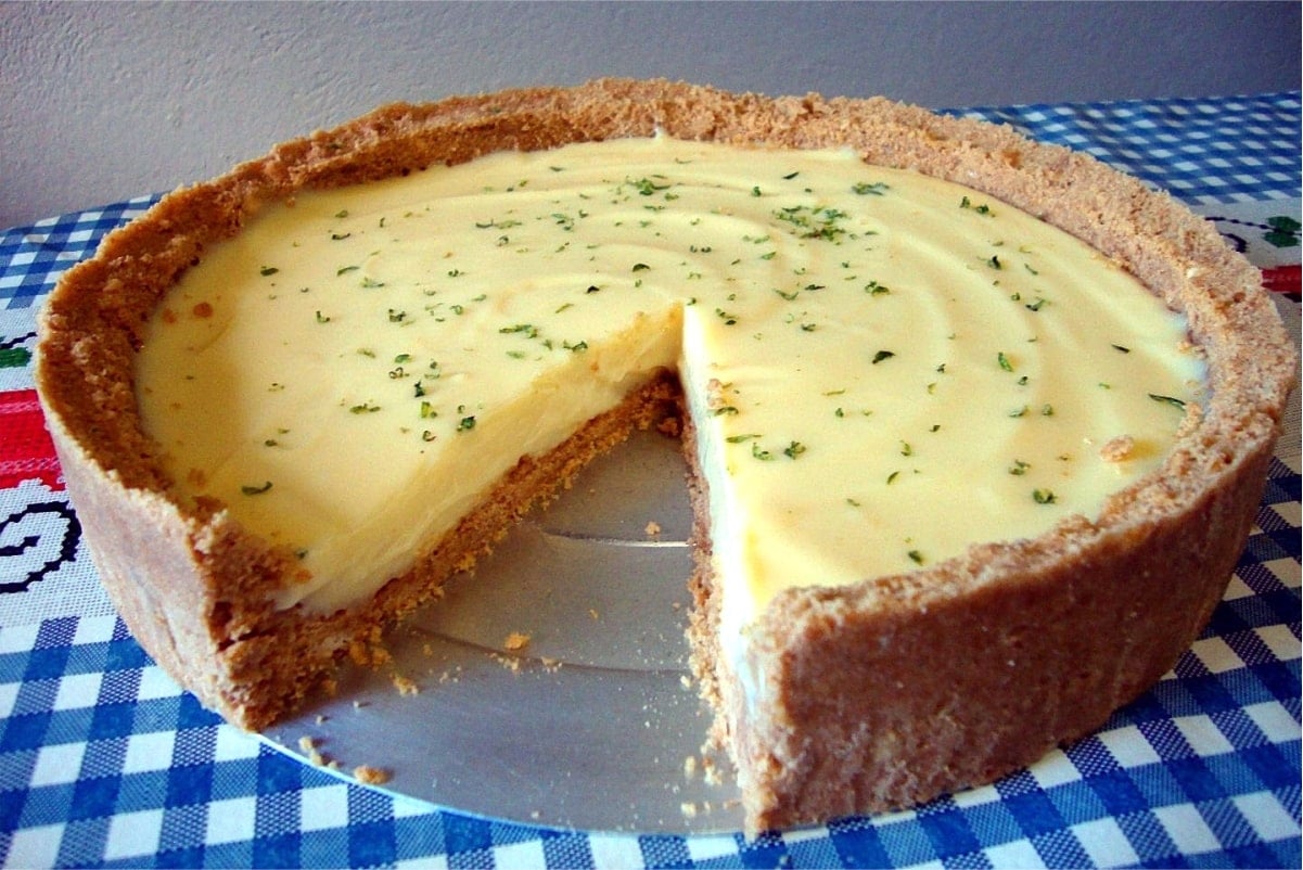 Torta mousse de limão que fica pronta em 20 minutos fácil e deliciosa