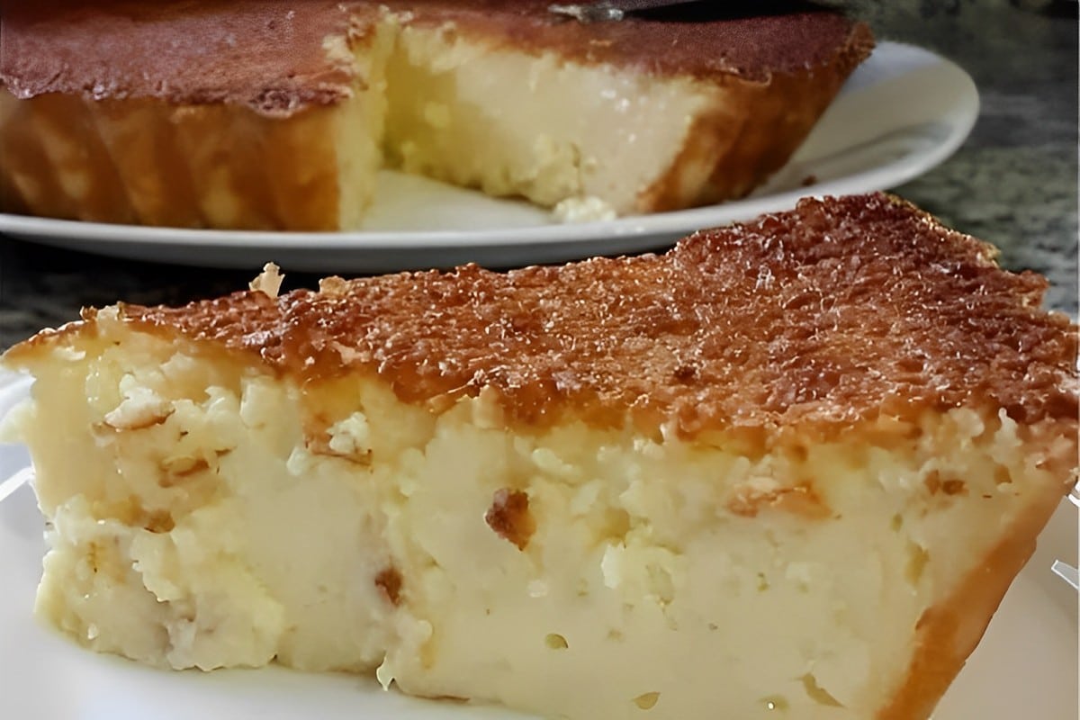 Doce pedacinho do céu um bolo de coco feito com ingredientes que você tem no armário