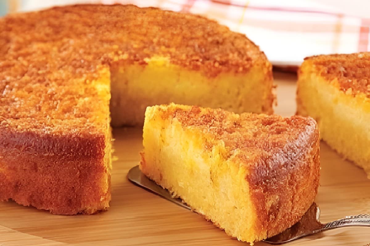 Bolo de fubá cozido receita tradicional da roça perfeita para acompanhar seu café