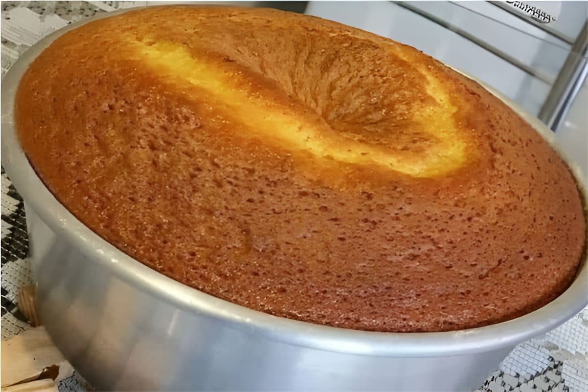 Bolo de laranja caipira diferente iguais servidos em hotéis e cafés coloniais