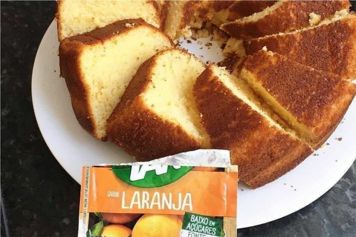 Bolo de laranja com suco em pó muito fácil fofinho e perfeito para o lanche