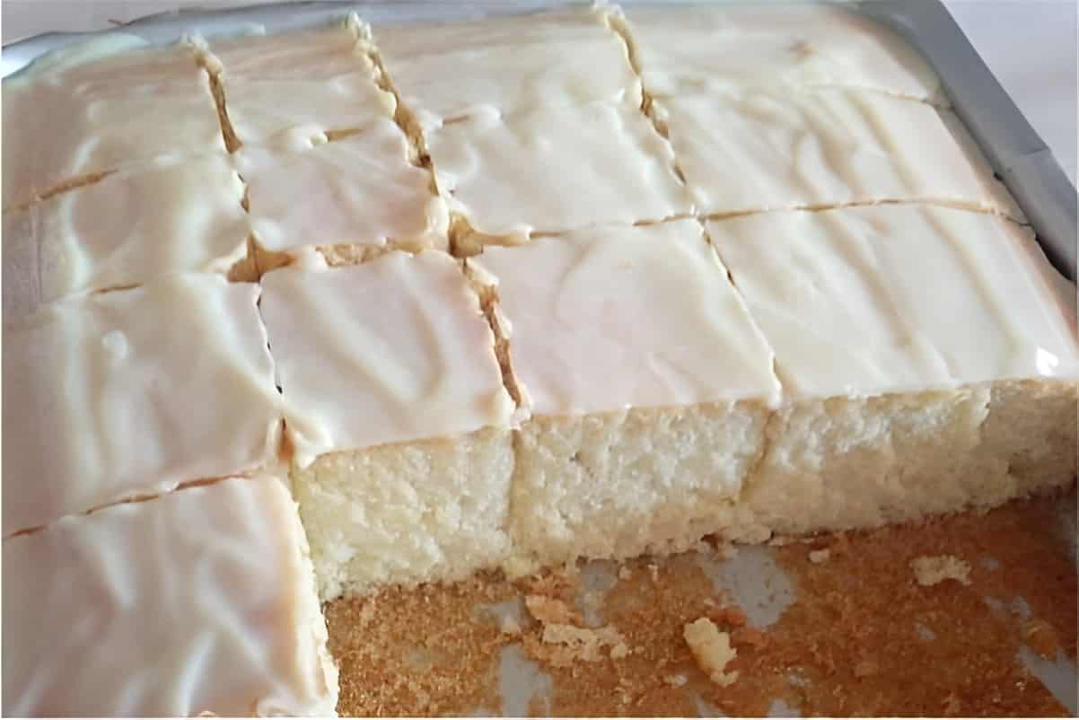 Bolo de limão da fazenda fofinho todo feito no liquidificador é só bater os ingredientes e assar