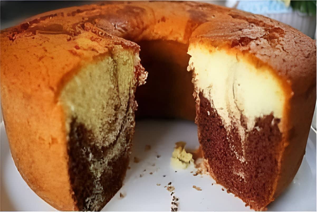 Bolo mesclado da vovó um bolo simples porém diferente que todo mundo vai amar
