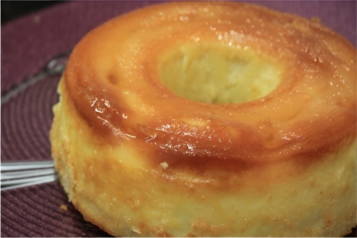 Bolo queijadinha assado fácil de fazer é só misturar os ingredientes e levar ao forno