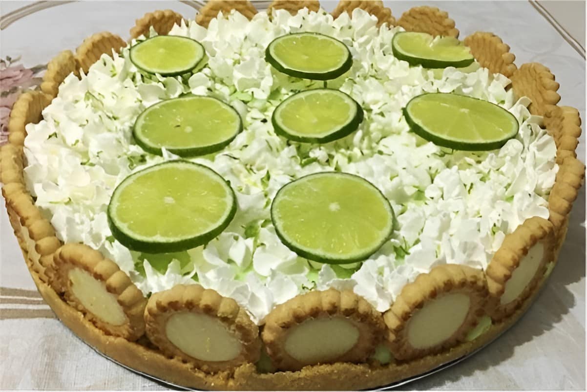 Torta mousse de limão tão fácil que até quem não sabe cozinhar consegue fazer