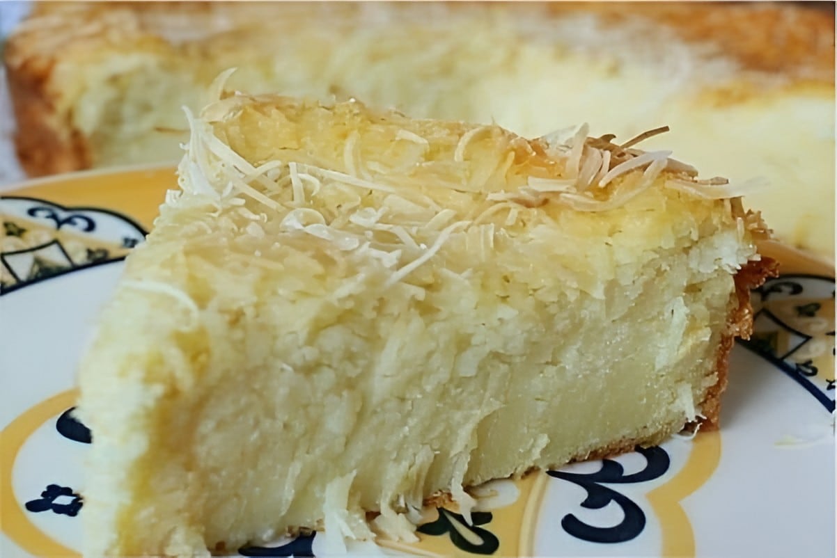Bolo de coco cremoso da fazenda um bolo de coco delicioso para seu lanche da tarde