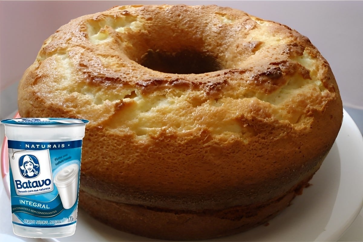 Bolo de iogurte de liquidificador é só bater os ingredientes e levar ao forno