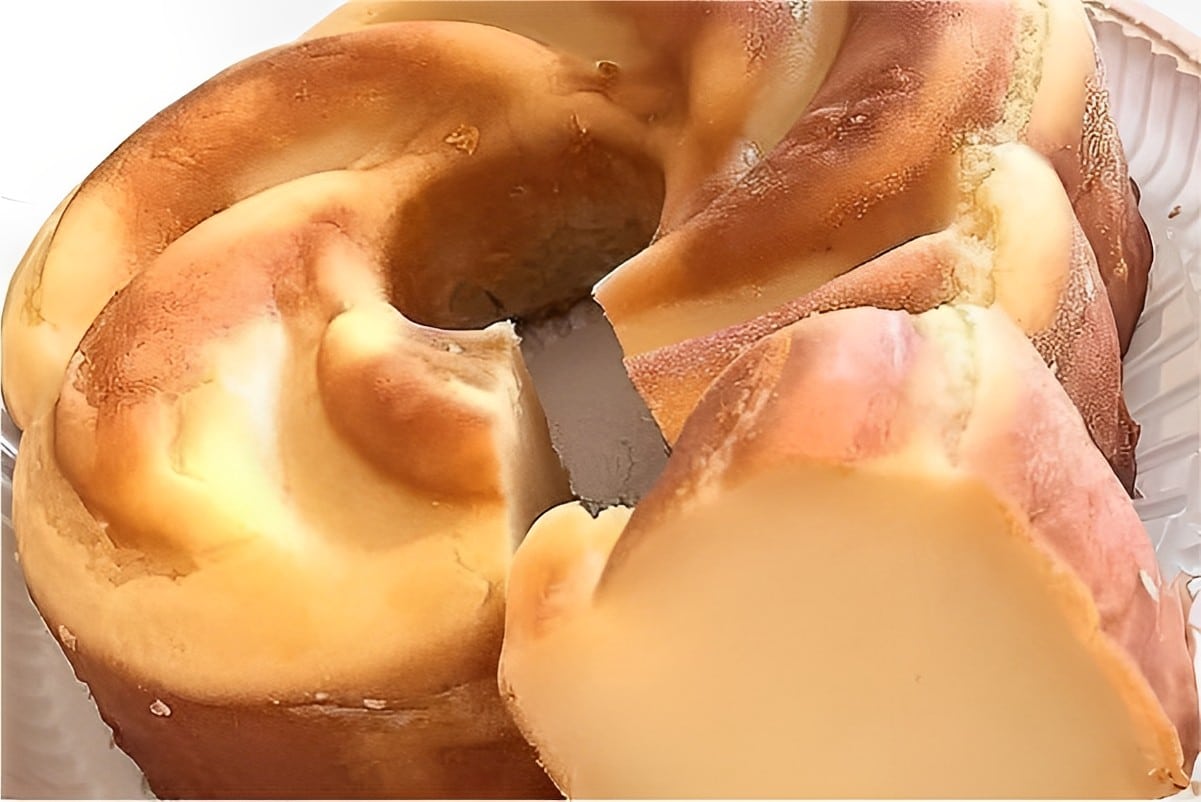 Bolo de leite condensado parece um pudim feito no liquidificador bem molhadinho
