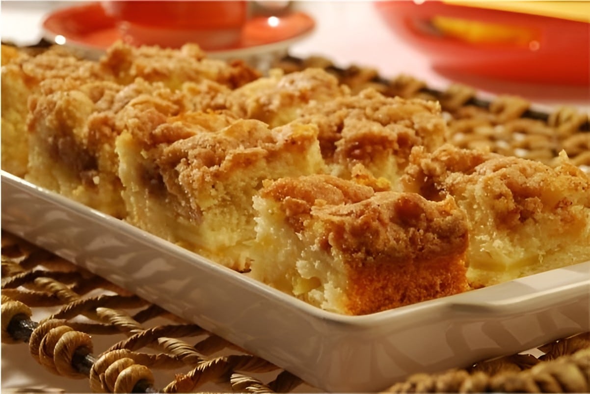 Cuca de banana com farofa de padaria receita fácil e deliciosa para seu lanche