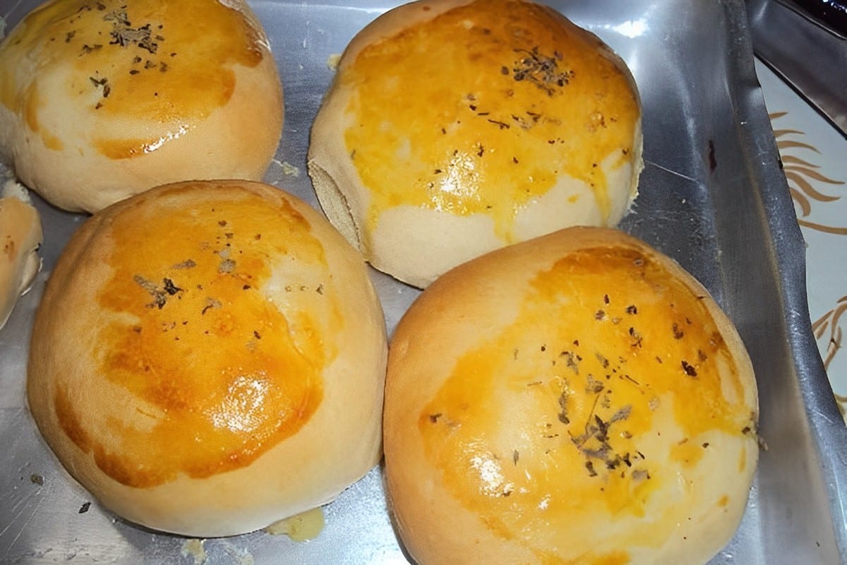 Hambúrguer de forno fácil de preparar delicioso e perfeito para o lanche