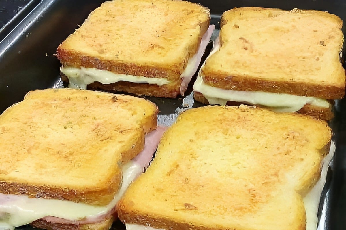 Misto quente de forno um lanche delicioso assado e que todo mundo vai amar