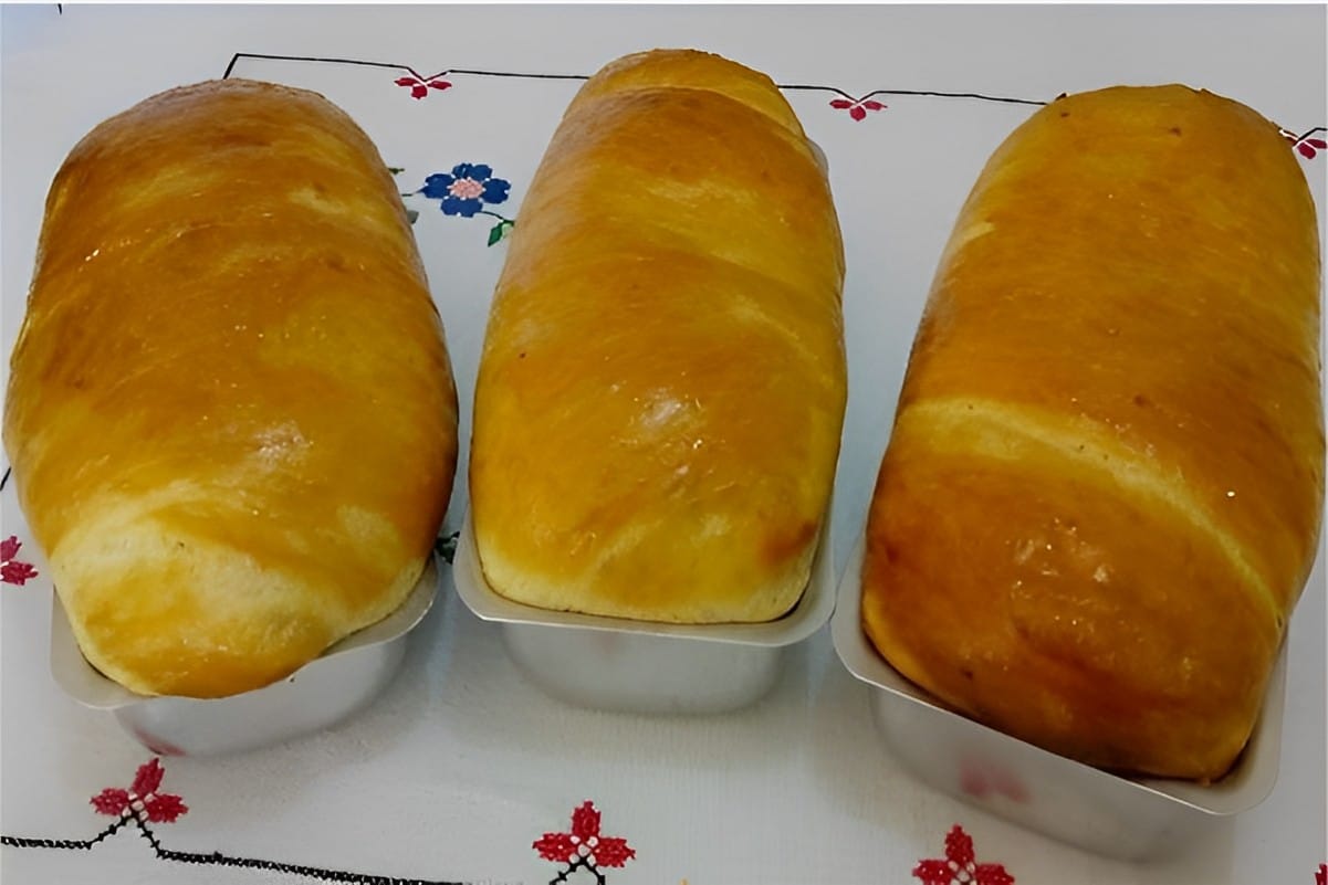 Pão caseiro mineiro grande rende muito e é fácil de fazer perfeito para seu café ou lanche